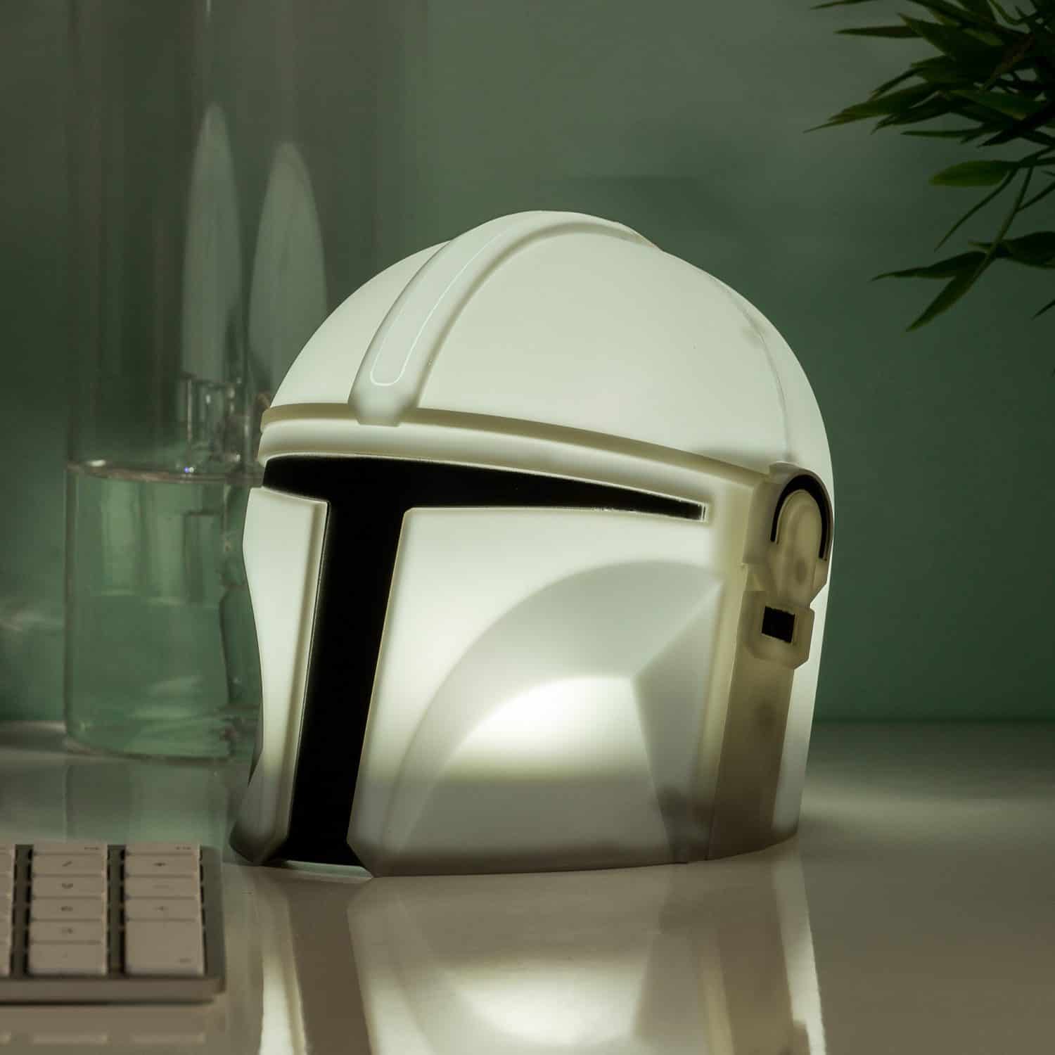 Star Wars Mandalorian helm lamp