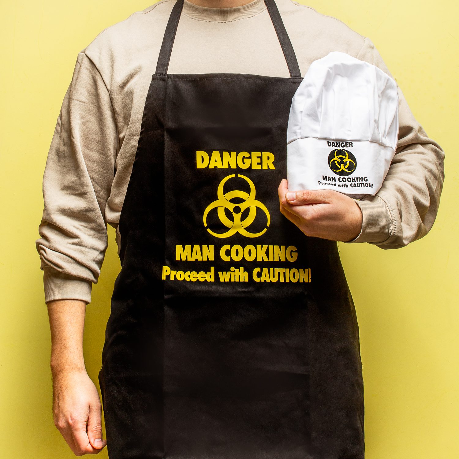 Danger: Man Cooking Schort En Koksmuts