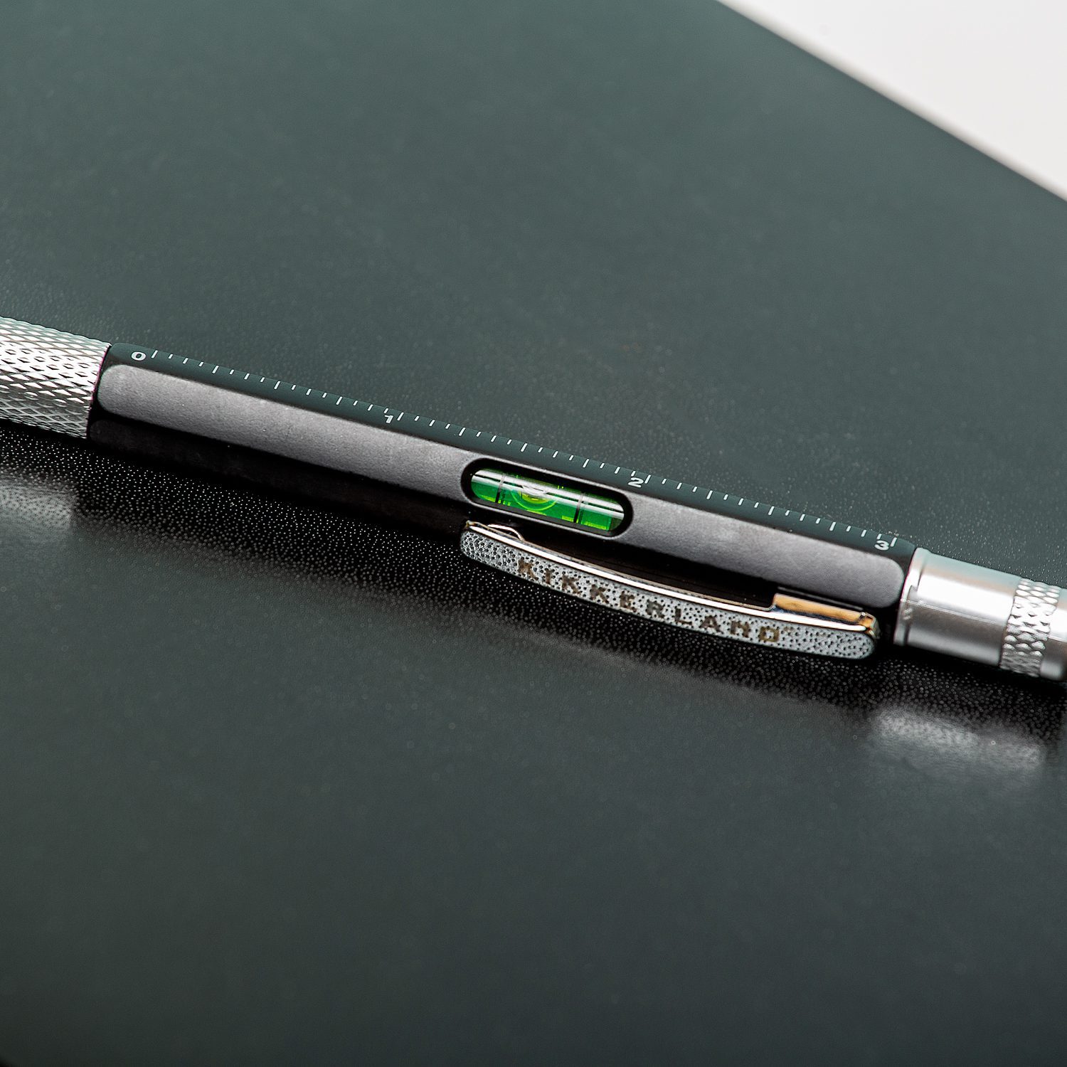 Kikkerland 4-in-1 pen |