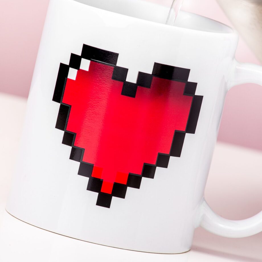 Warmtegevoelige mok pixel hart