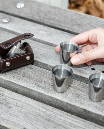 Shotglaasjes met leren hoes (set van 4)