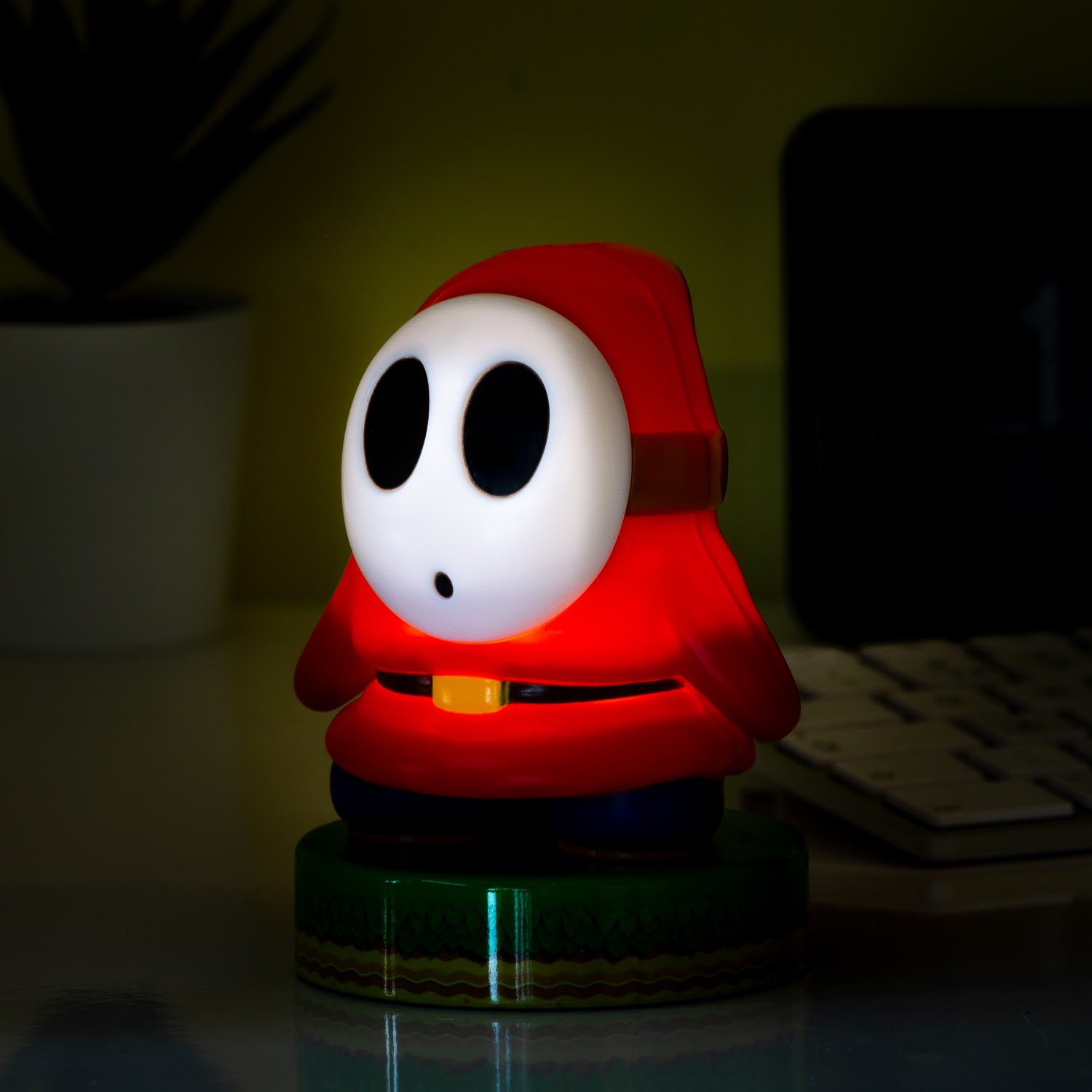 Super Mario Shy Guy Lamp