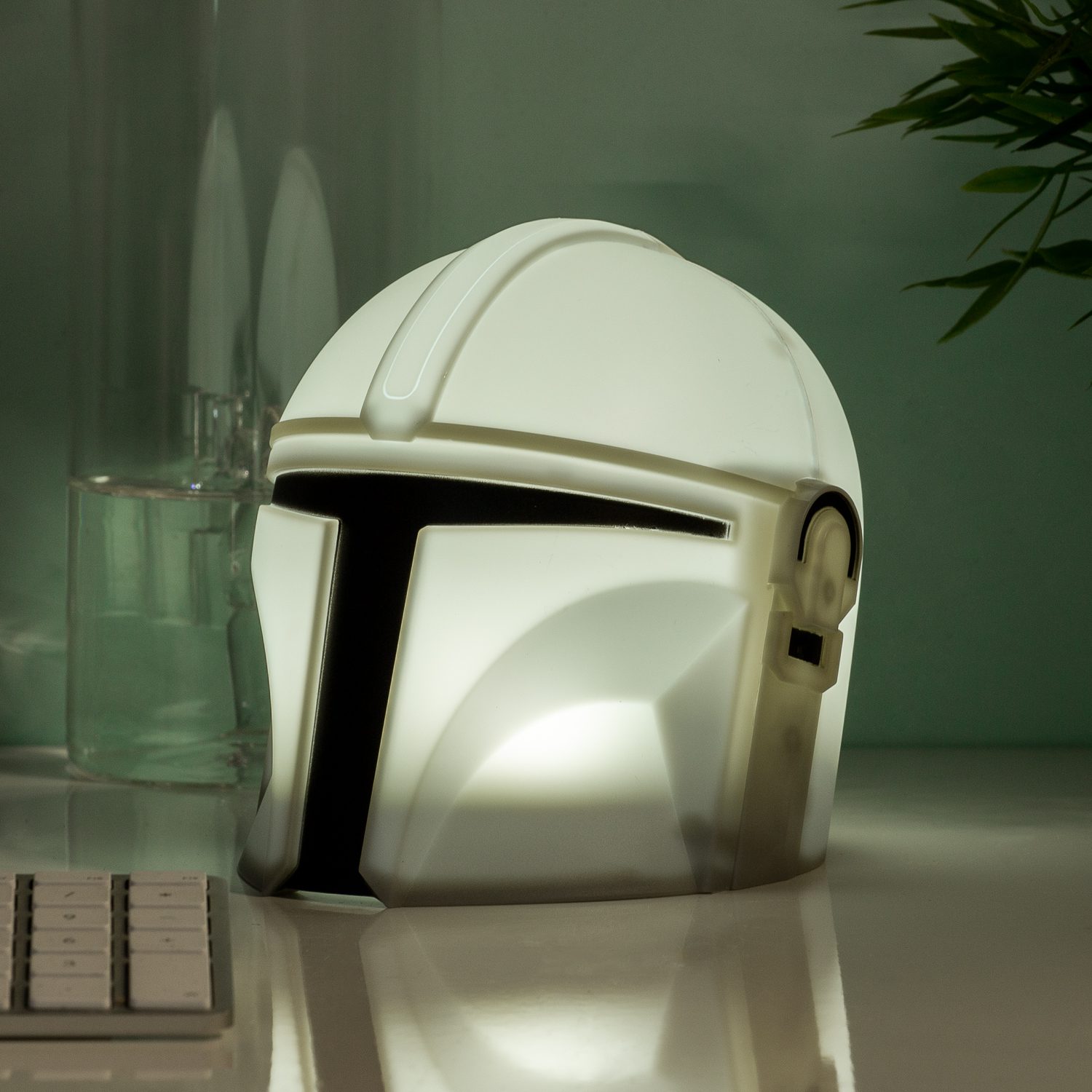 Disney Star Wars Mandalorian Helm Lamp