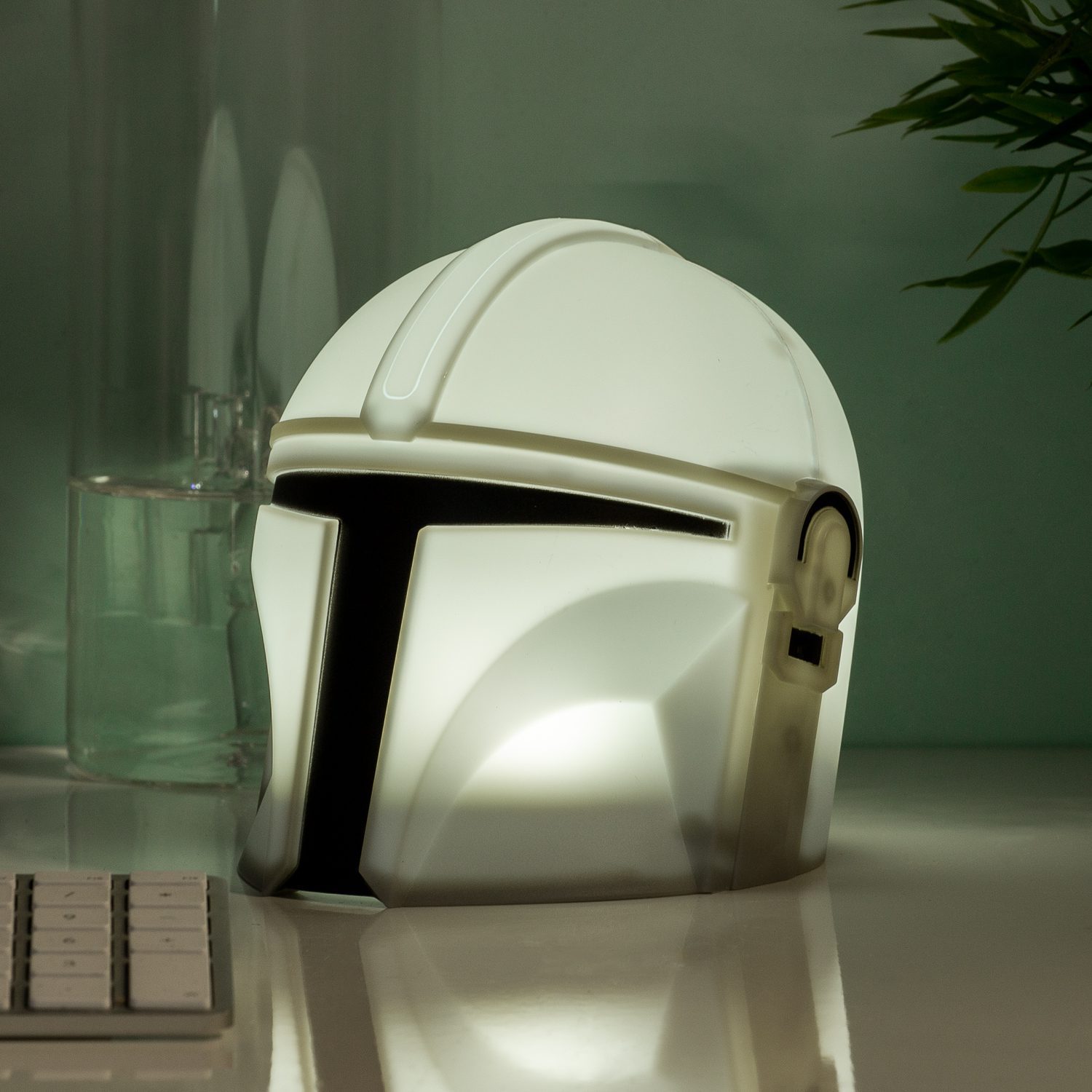 Disney Star Wars Mandalorian Helm Lamp Disney Star Wars Mandalorian Helm Lamp