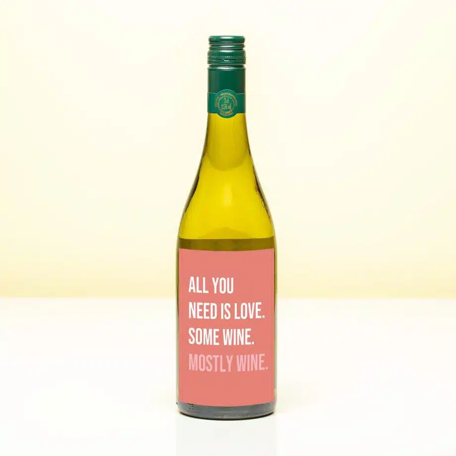 Wijnfles All you need is love