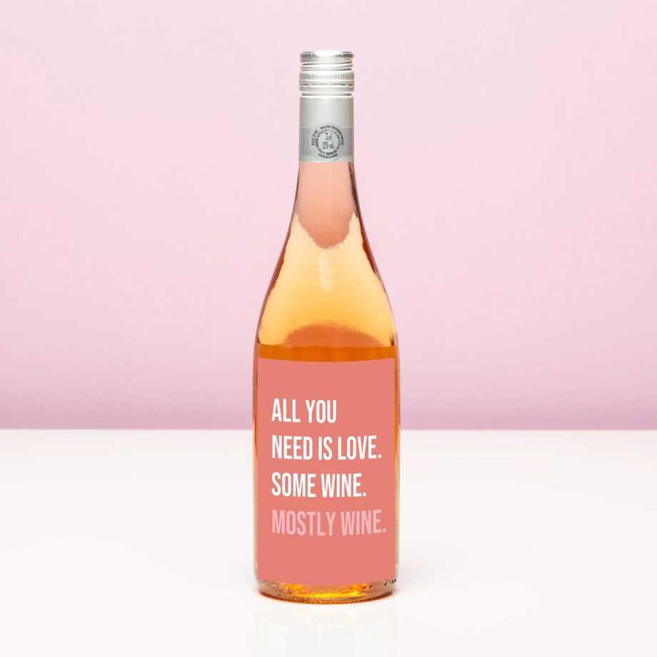 Wijnfles All you need is love