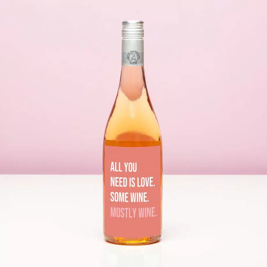 Wijnfles All you need is love
