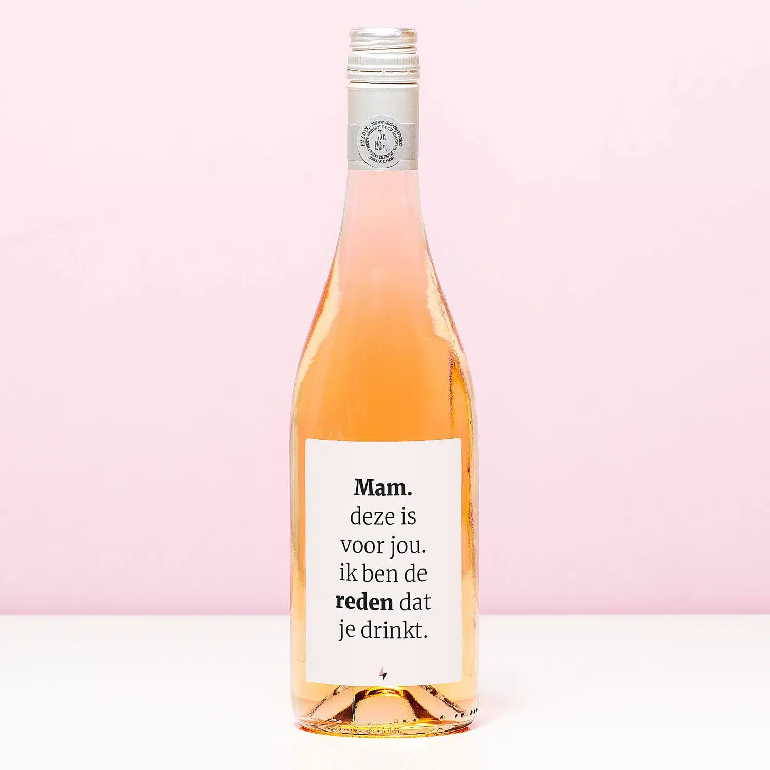 Wijnfles De reden dat ze drinkt