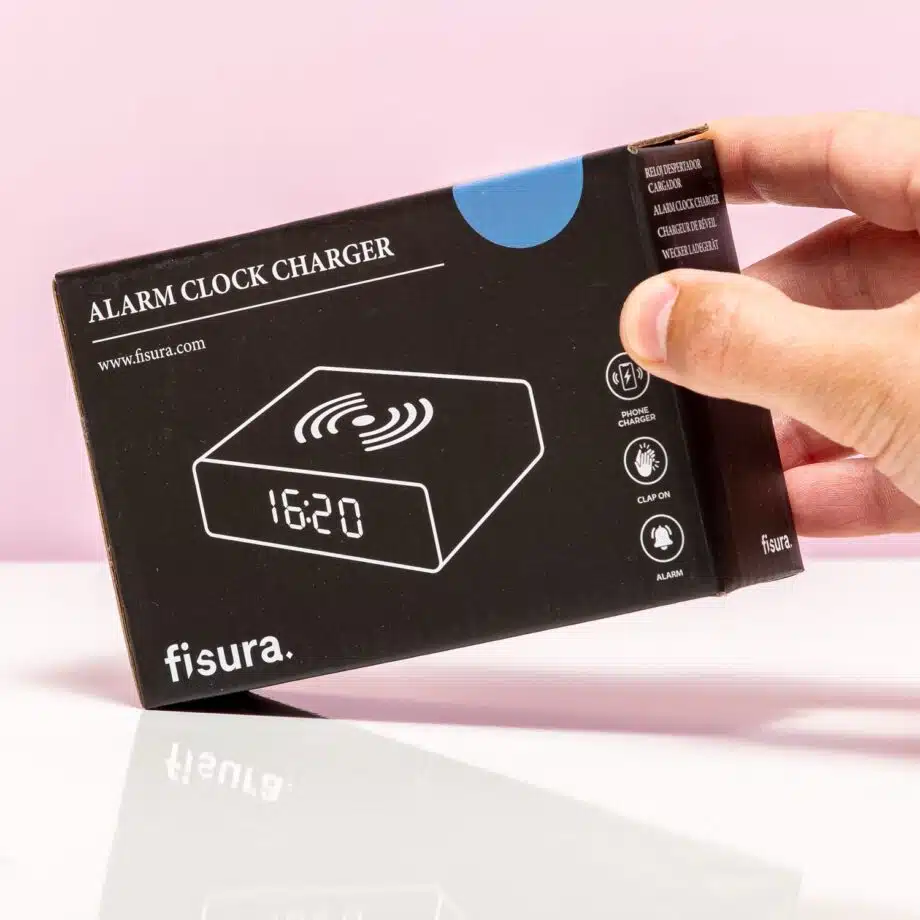 Wekker met smartphonelader