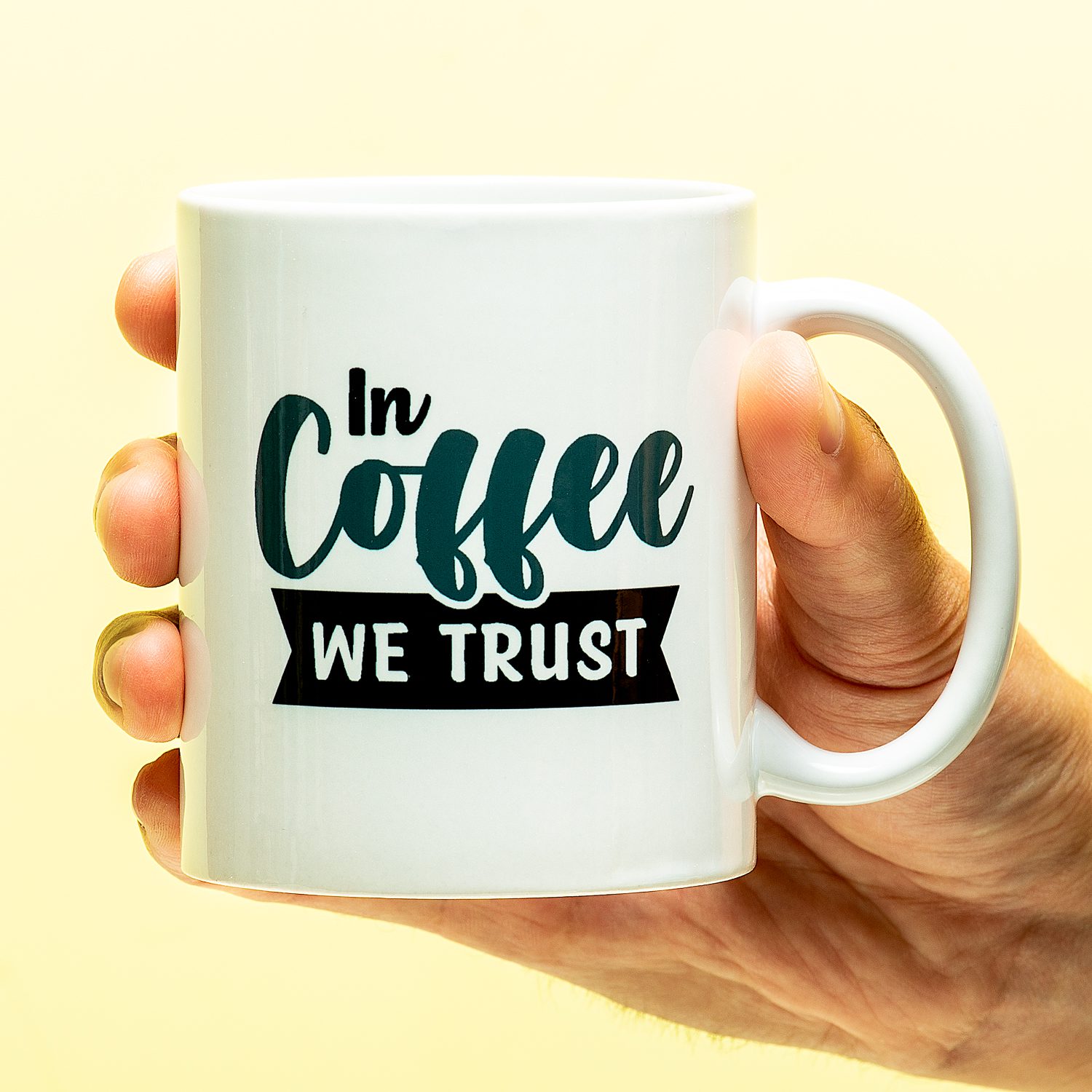 Mok In Coffee We Trust Mok In Coffee We Trust