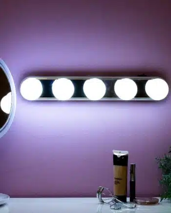 Hollywood make-up lamp - in donker
