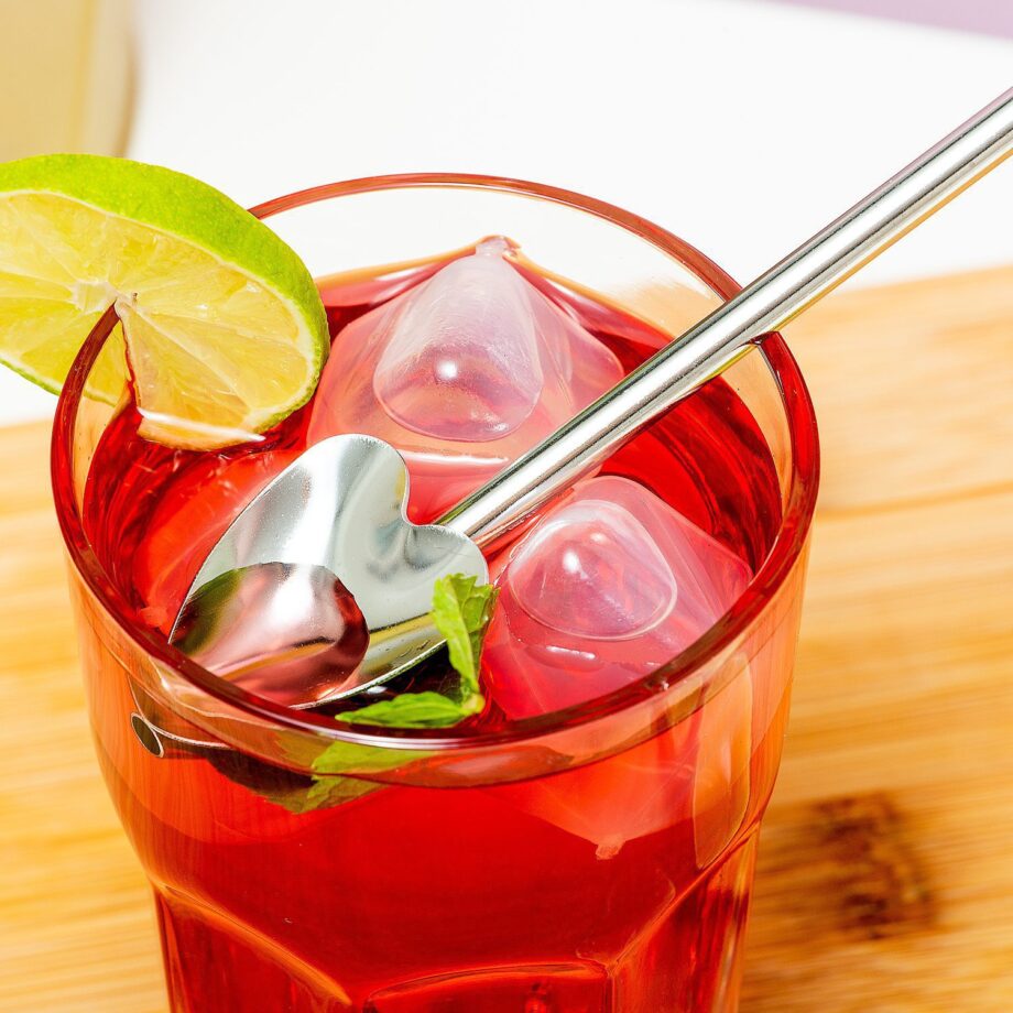 Hart cocktaillepel met rietje