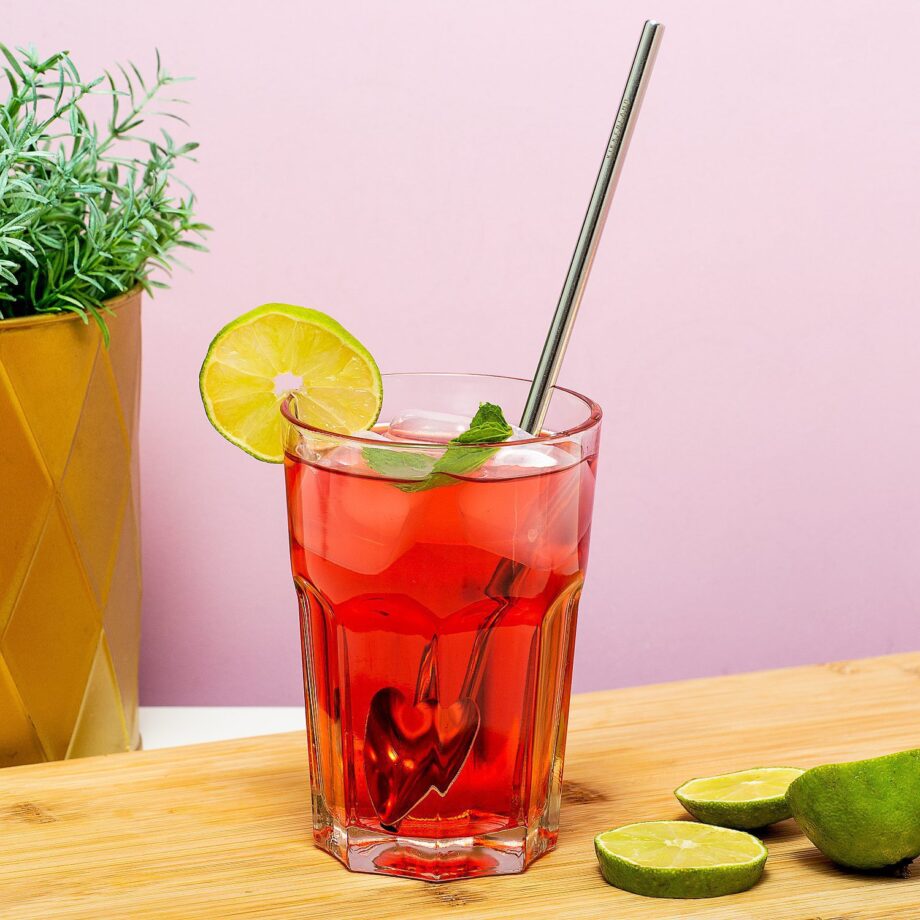 Hart cocktaillepel met rietje