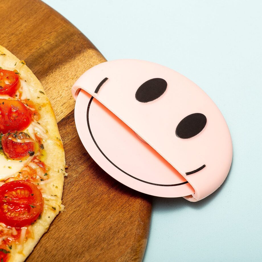 Blije pizzasnijder