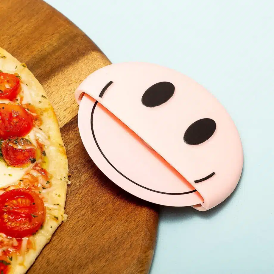 Blije pizzasnijder