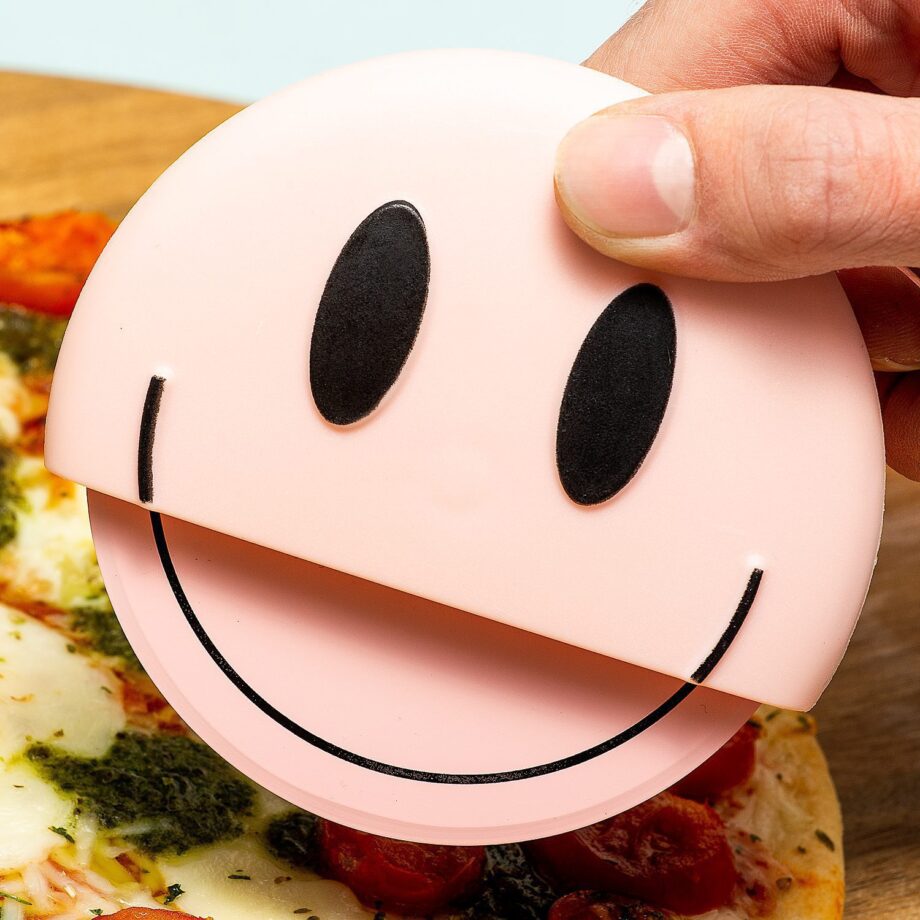 Blije pizzasnijder
