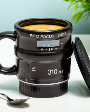 Into Focus cameralens beker