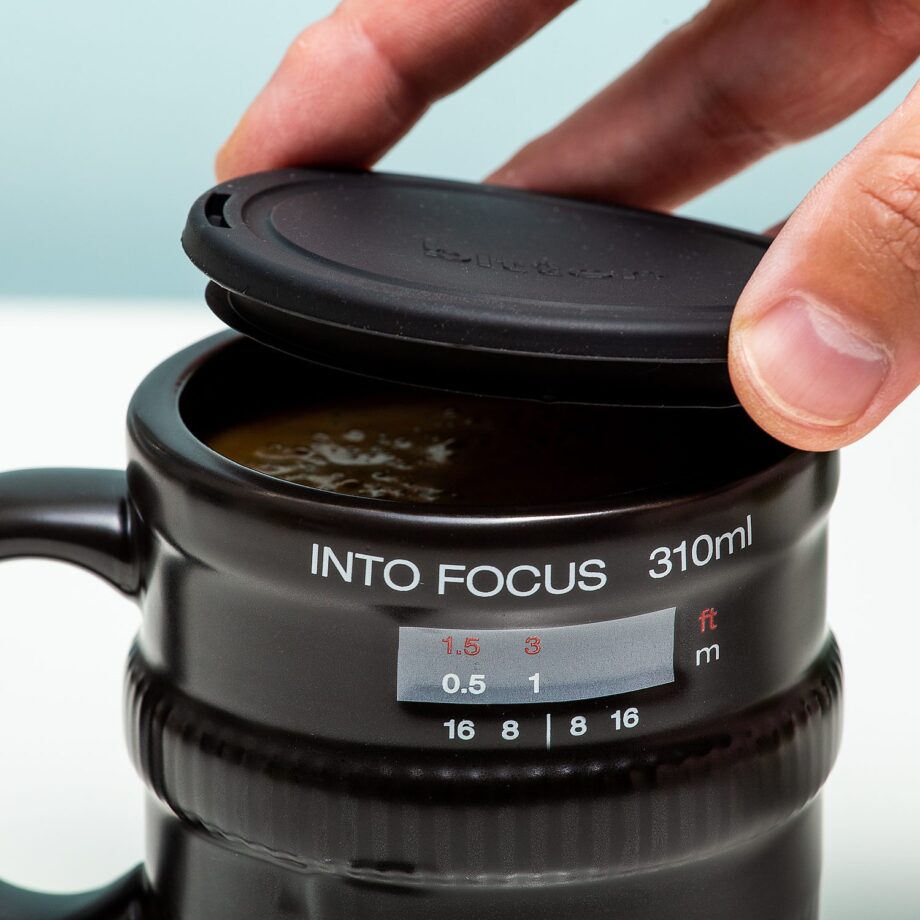 Into Focus cameralens beker