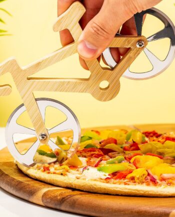 Houten fiets pizzasnijder