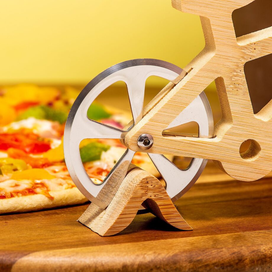 Houten fiets pizzasnijder