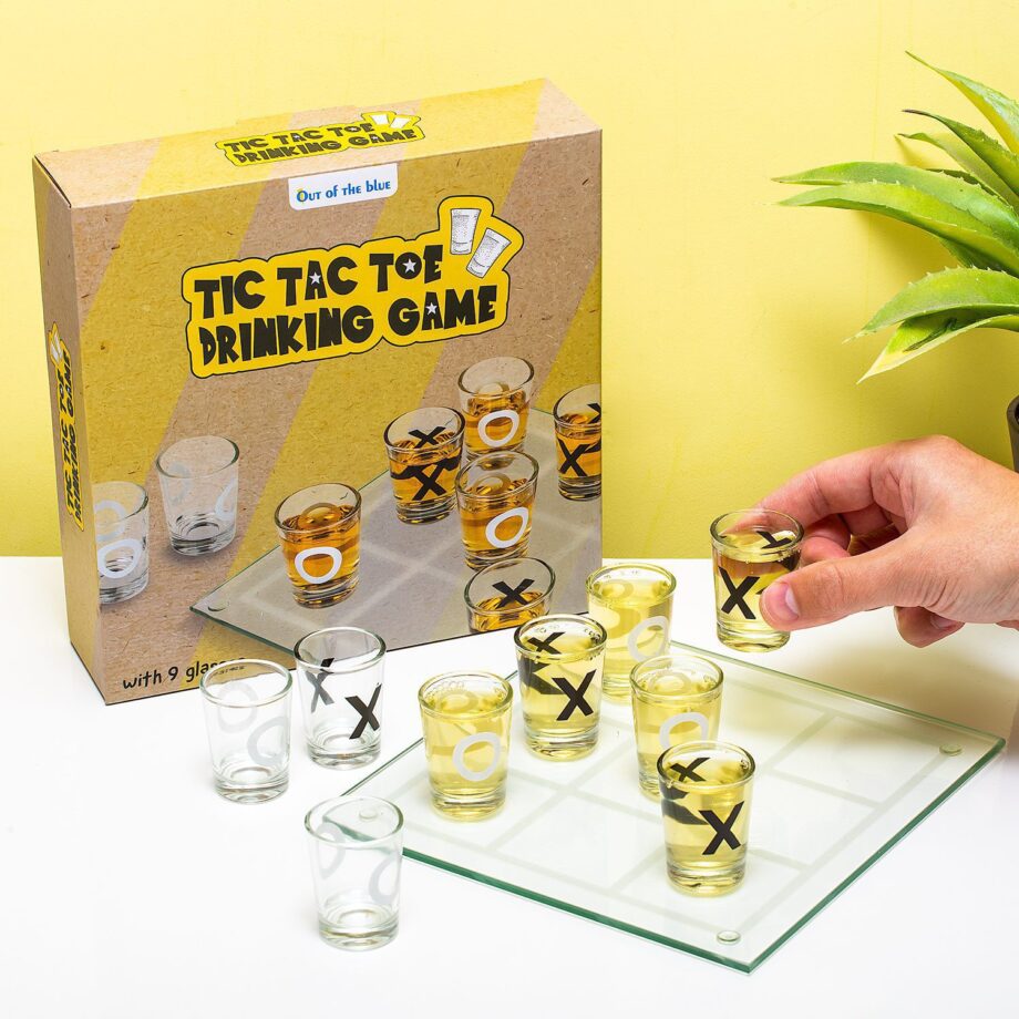 Tic Tac Toe drankspel met shotglaasjes