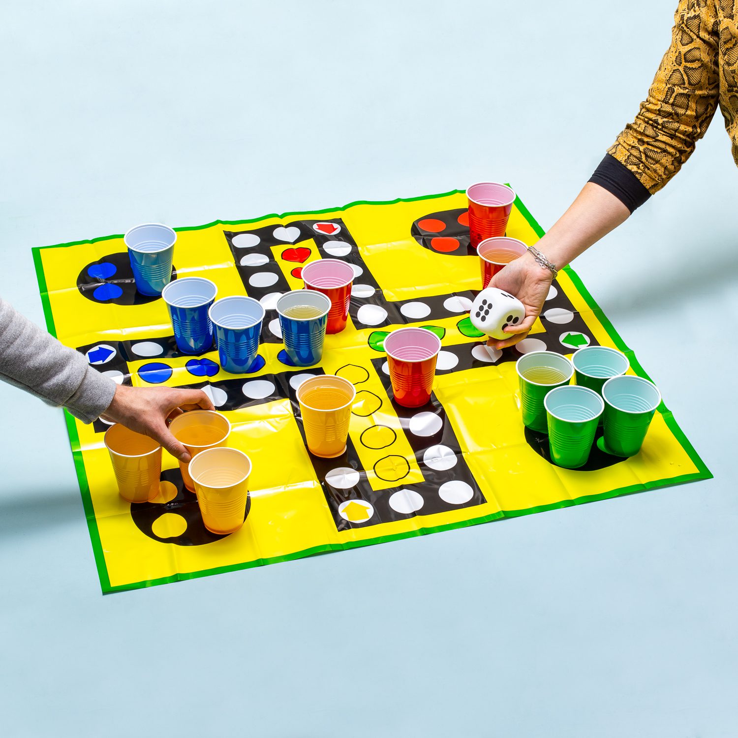 XXL Ludo Drankspel Met Plastic Bekers