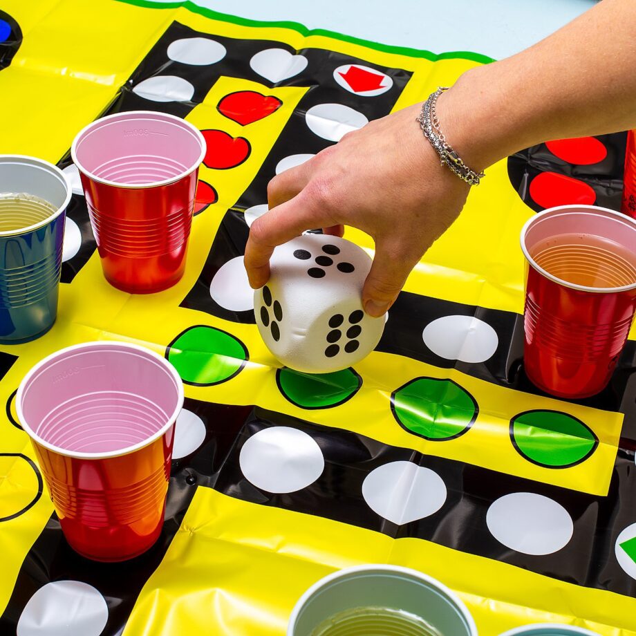 XXL Ludo drankspel met plastic bekers
