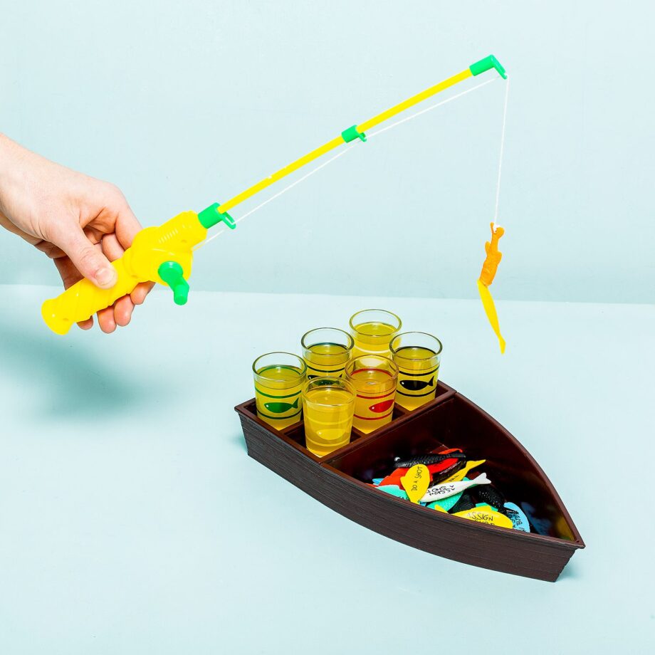 Vis drankspel met shotglaasjes