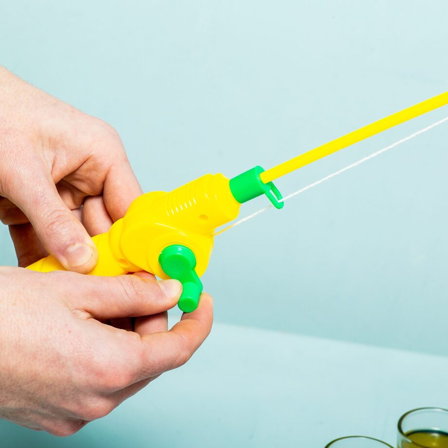 Vis drankspel met shotglaasjes