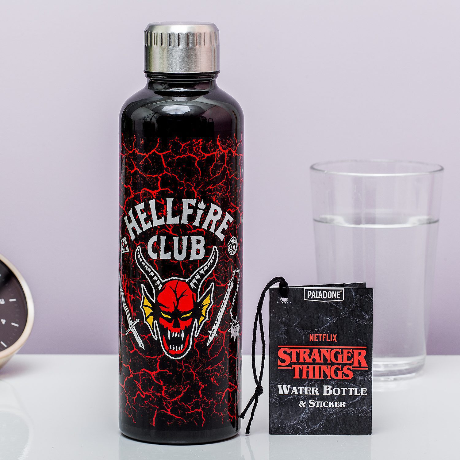 Stranger Things Hellfire Club Waterfles Stranger Things Hellfire Club Waterfles