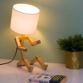 Mens houten tafellamp