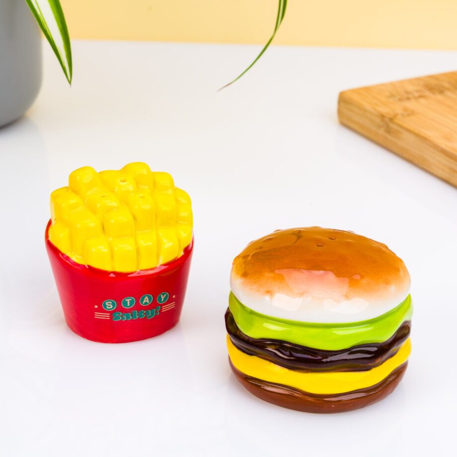 Hamburger en frietjes peper- en zoutstel