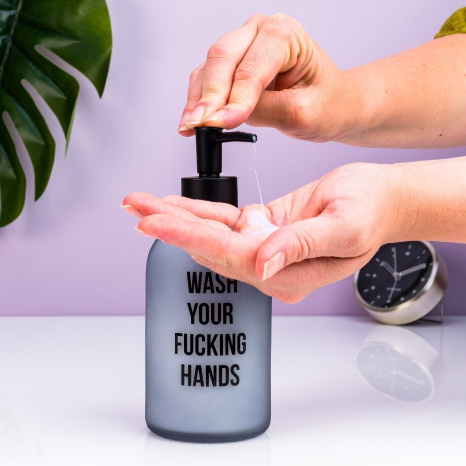 Wash Your Fucking Hands zeepdispenser