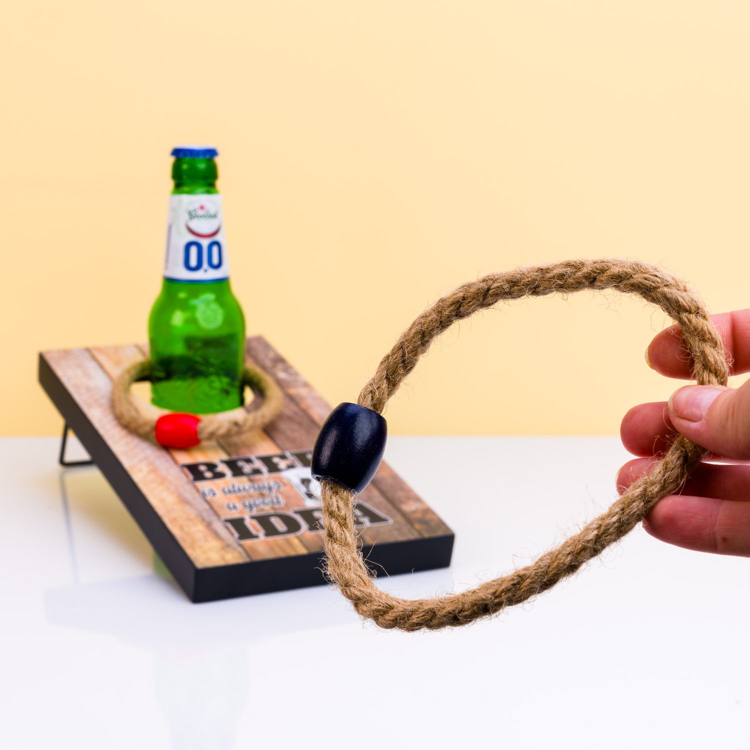 Drankspel pittenzak gooien en ring werpen - Shotjes - Drink/drankspellen - Studentenspellen