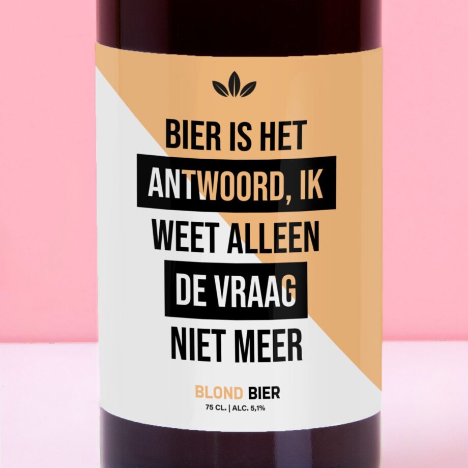 Bierfles Bier is het antwoord (750 ml)