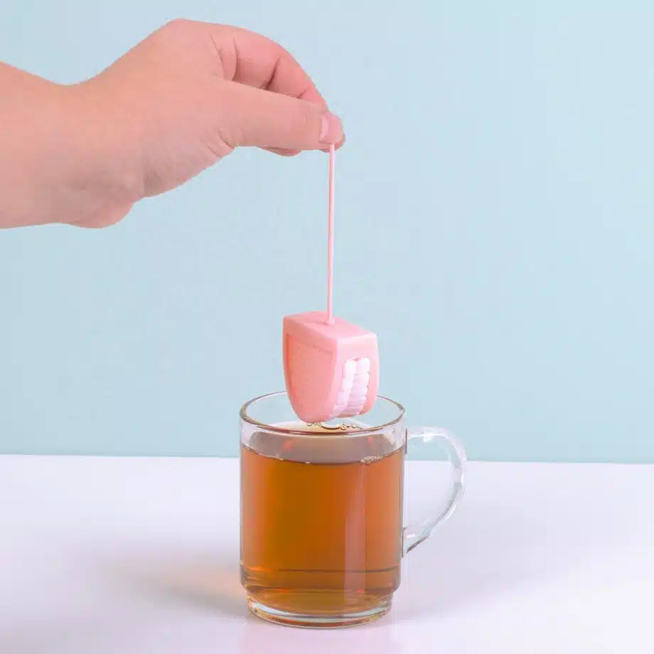 Kunstgebit tea infuser