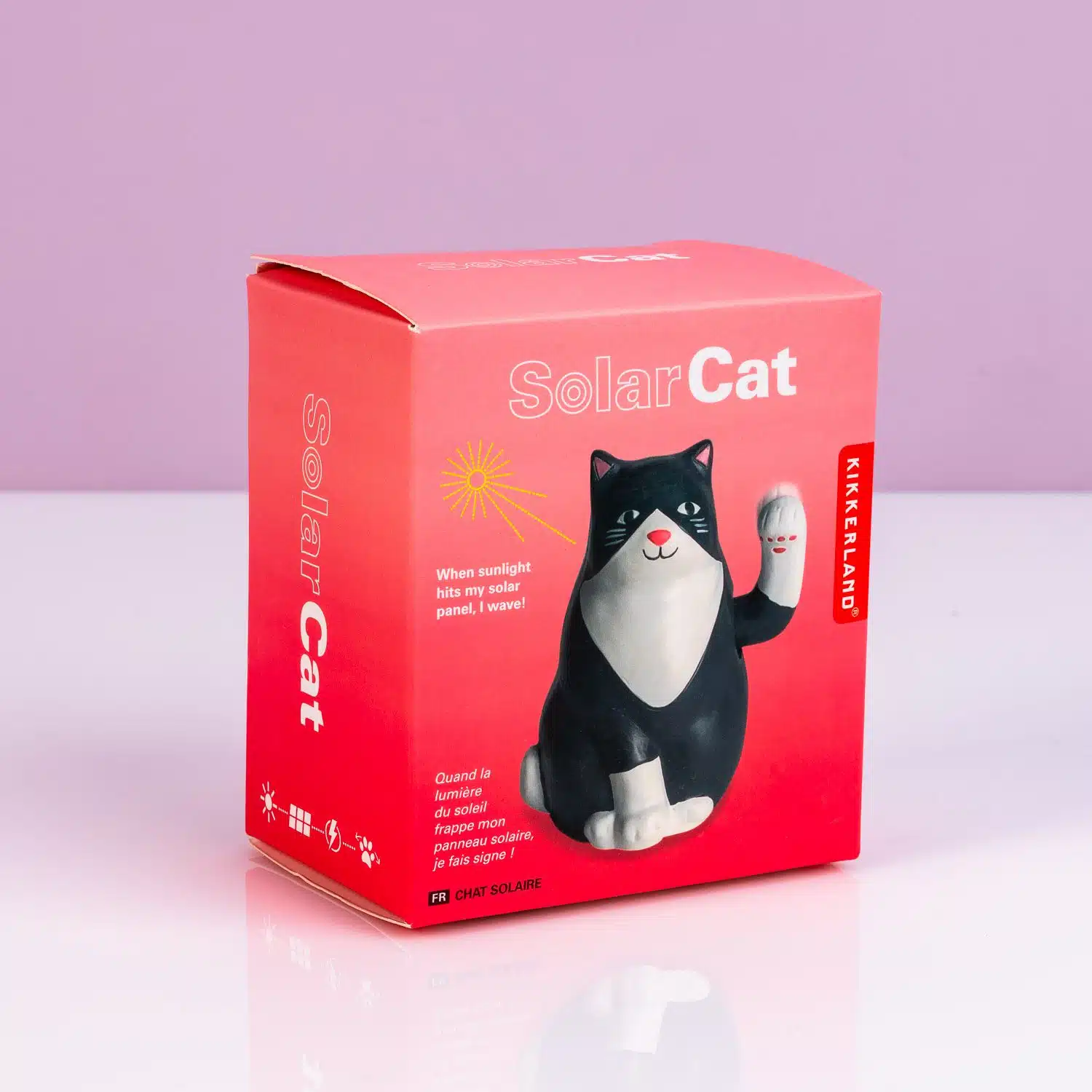 Zwaaiende kat op zonne-energie