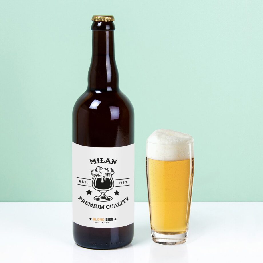 Gepersonaliseerde bierfles Naam badge luxe (750 ml)