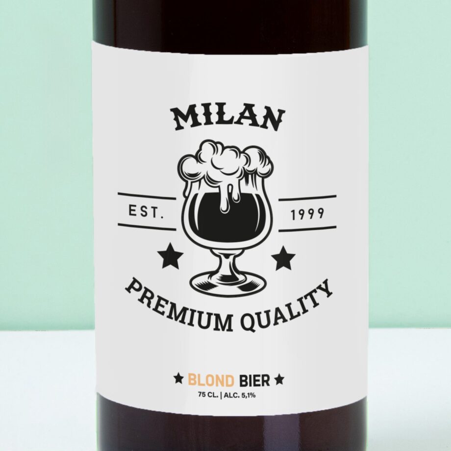 Gepersonaliseerde bierfles Naam badge luxe (750 ml)