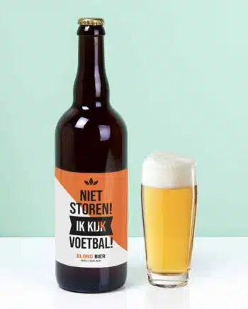 Bierfles Niet storen ik kijk voetbal (750 ml)