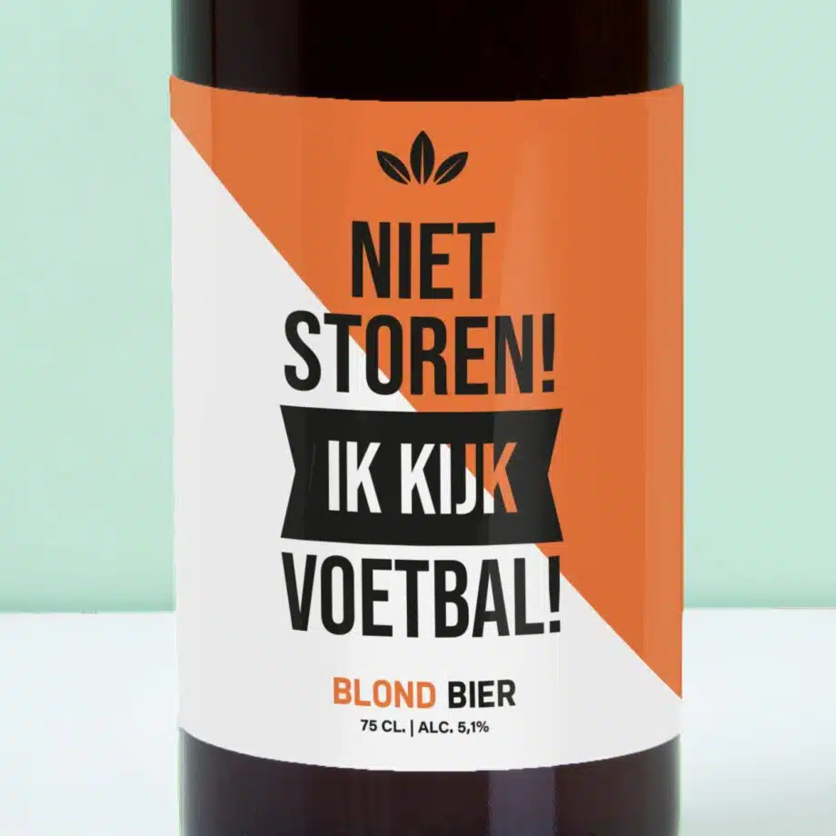 Bierfles Niet storen ik kijk voetbal (750 ml)