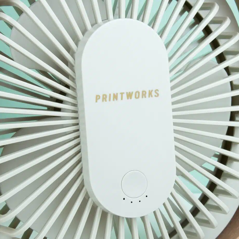 Oplaadbare ventilator met houten frame