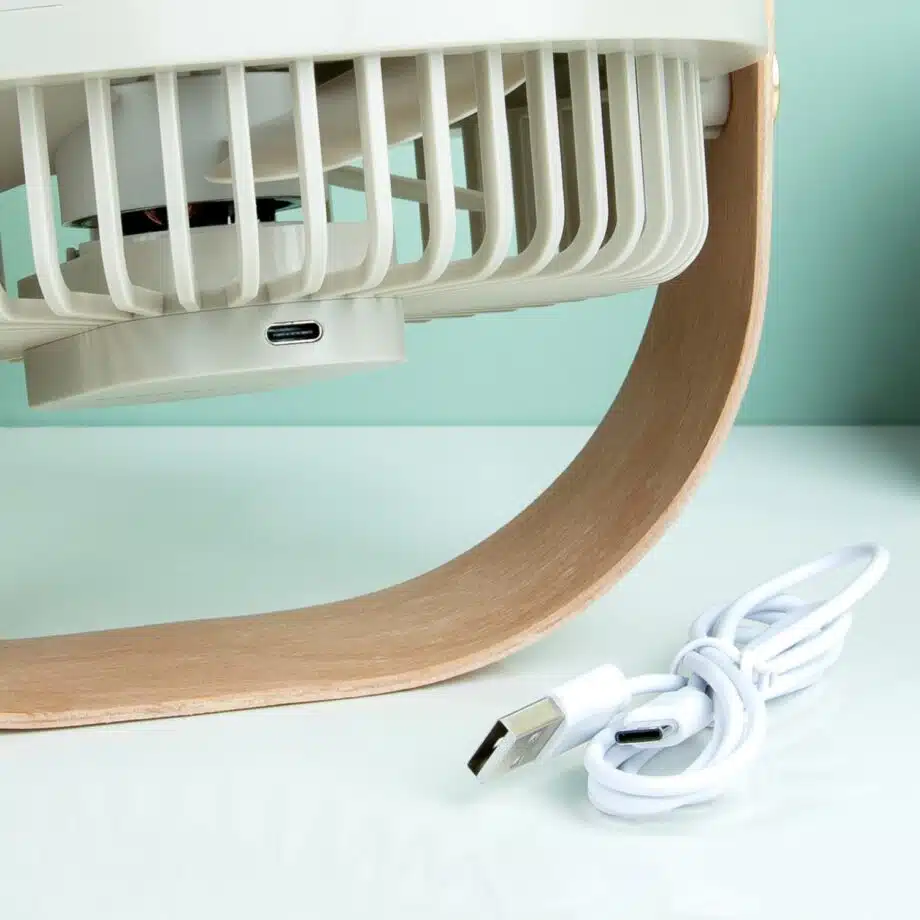 Oplaadbare ventilator met houten frame