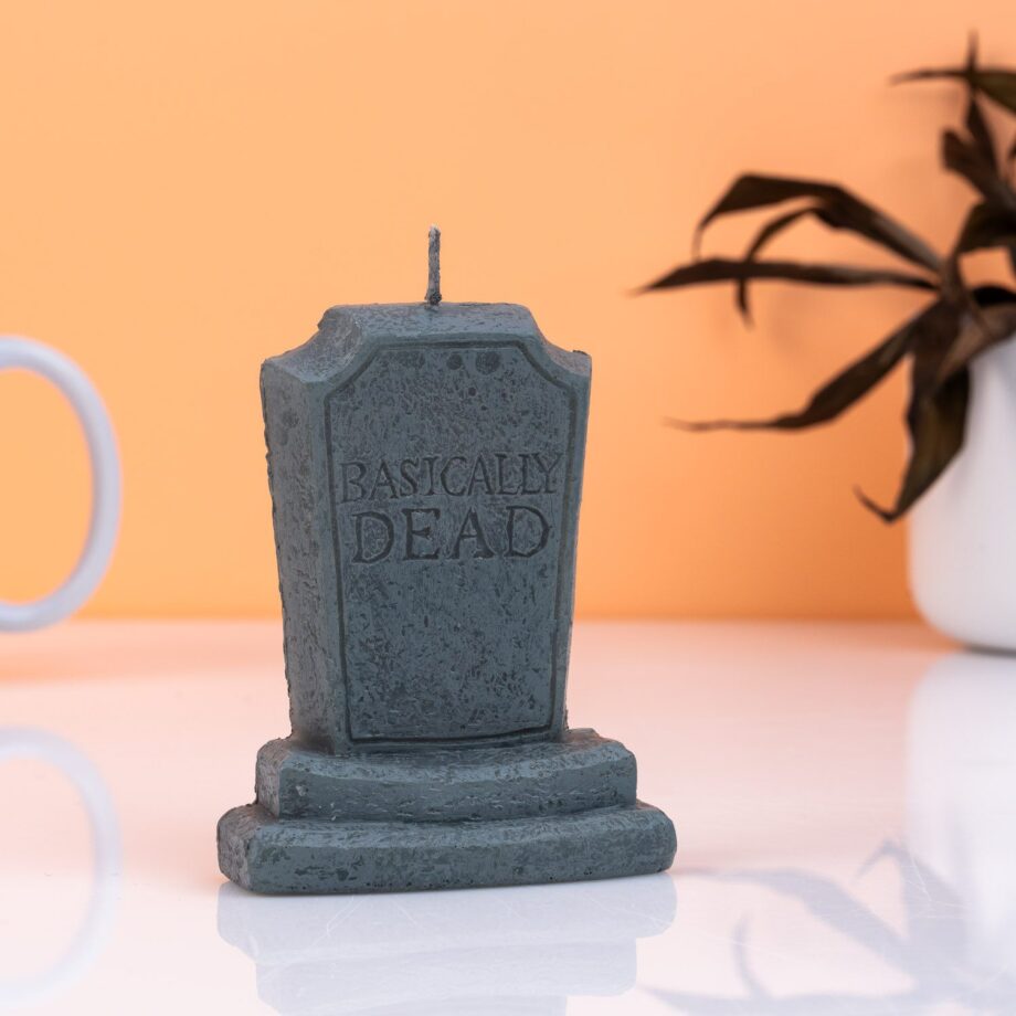Basically Dead grafsteen verjaardagskaars
