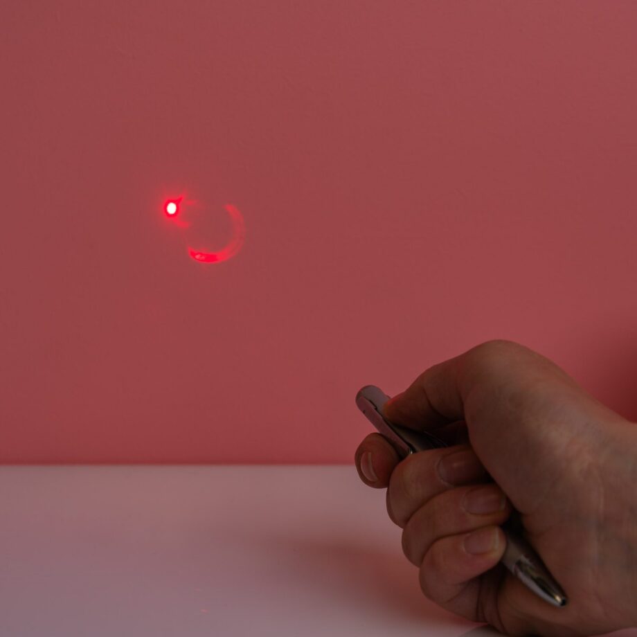 Pen met onzichtbare inkt en verlichting