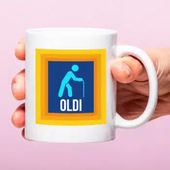 Mok met Tekst ‘’Oldi’’ | Materiaal: Keramiek | 33 cl | Mok met Tekst | Koffie Mok | Grappige Cadeau |  Vaatwasser bestendig | Humor | Mok met grappige tekst