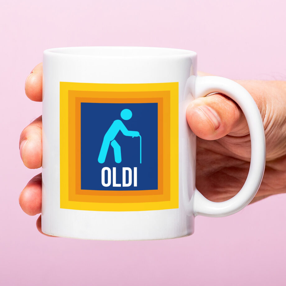 Mok met Tekst ‘’Oldi’’ | Materiaal: Keramiek | 33 cl | Mok met Tekst | Koffie Mok | Grappige Cadeau |  Vaatwasser bestendig | Humor | Mok met grappige tekst