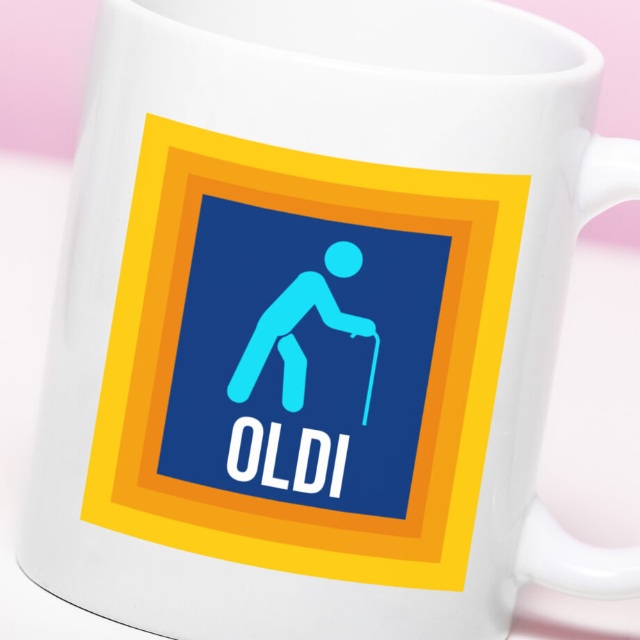 Mok met Tekst ‘’Oldi’’ | Materiaal: Keramiek | 33 cl | Mok met Tekst | Koffie Mok | Grappige Cadeau |  Vaatwasser bestendig | Humor | Mok met grappige tekst