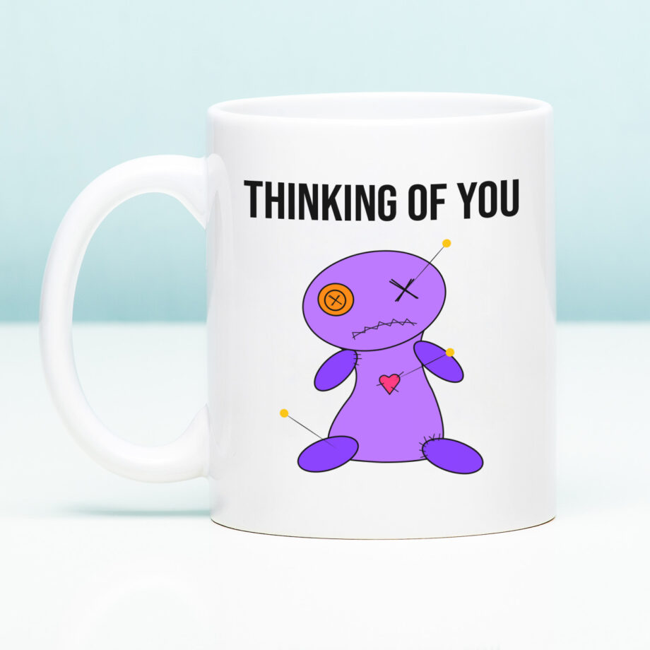 Mok met Tekst ‘’Thinking of you’’ | Materiaal: Keramiek | 33 cl | Mok met Tekst | Koffie Mok | Grappige Cadeau |  Vaatwasser bestendig | Humor | Mok met grappige tekst