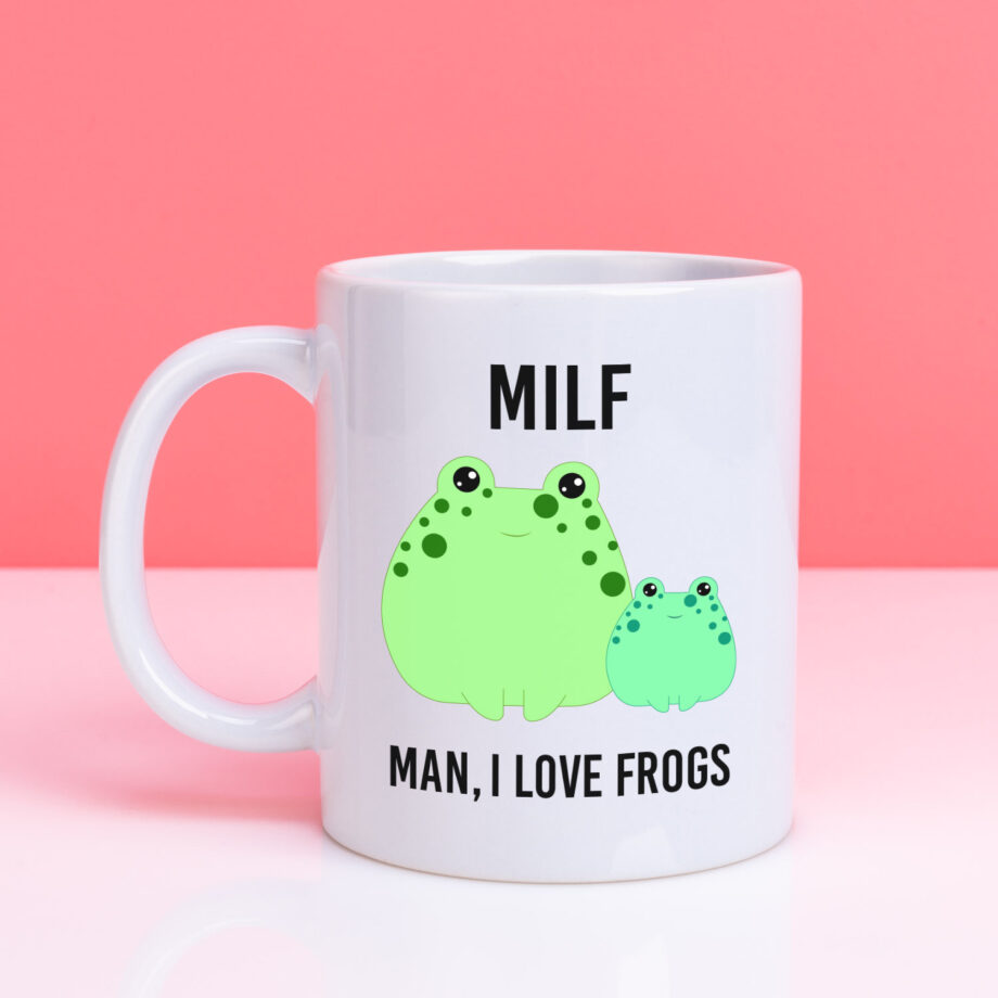 Mok met Tekst ‘’Milf Man, I love frogs’’ | Materiaal: Keramiek | 33 cl | Mok met Tekst | Koffie Mok | Grappige Cadeau |  Vaatwasser bestendig | Humor | Mok met grappige tekst